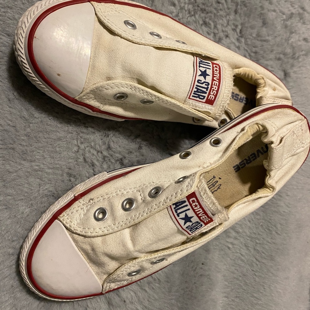 SOLD Women’s/girls  converse all star elastic back